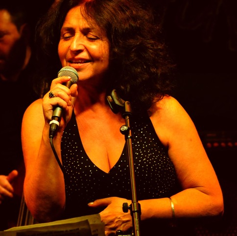 Manu Le Prince - Chanteuse de Bossa Nova et Latin Jazz